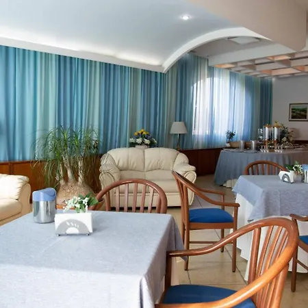 Hotel Maddaloni-3